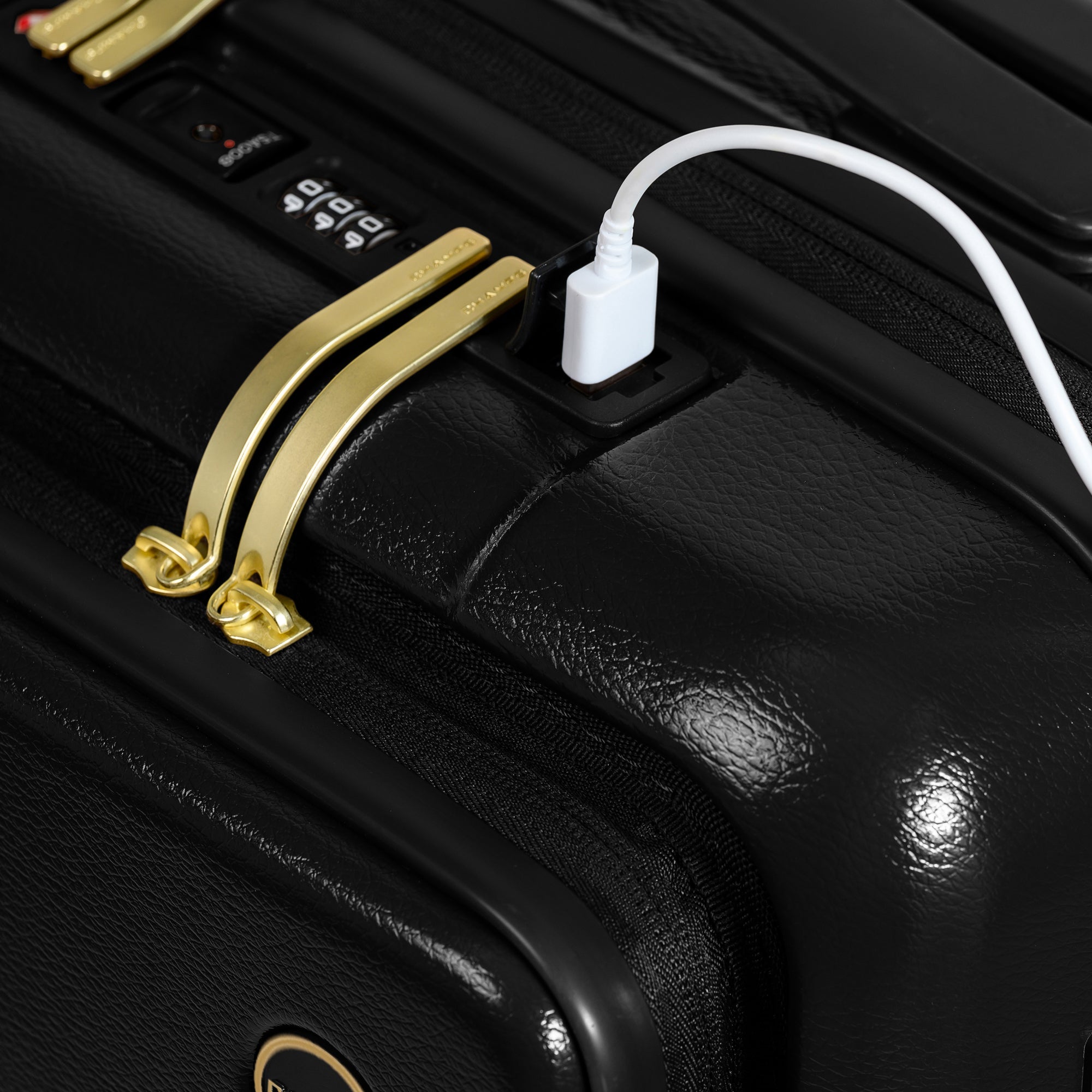 Champs Onyx Carry-on 5